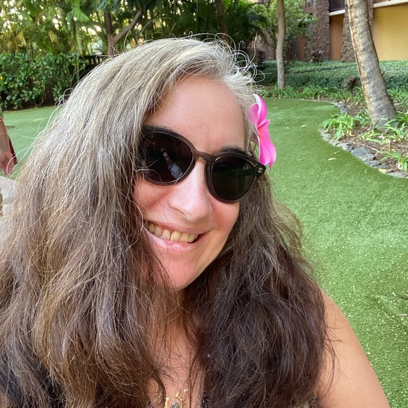 Meet your Posh Ambassador, Jennifer - Picture 10 of 13